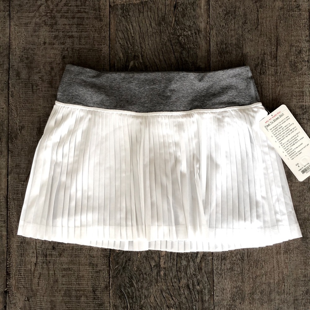 Lululemon Pleat to Street II Run size 4 white skirt tennis